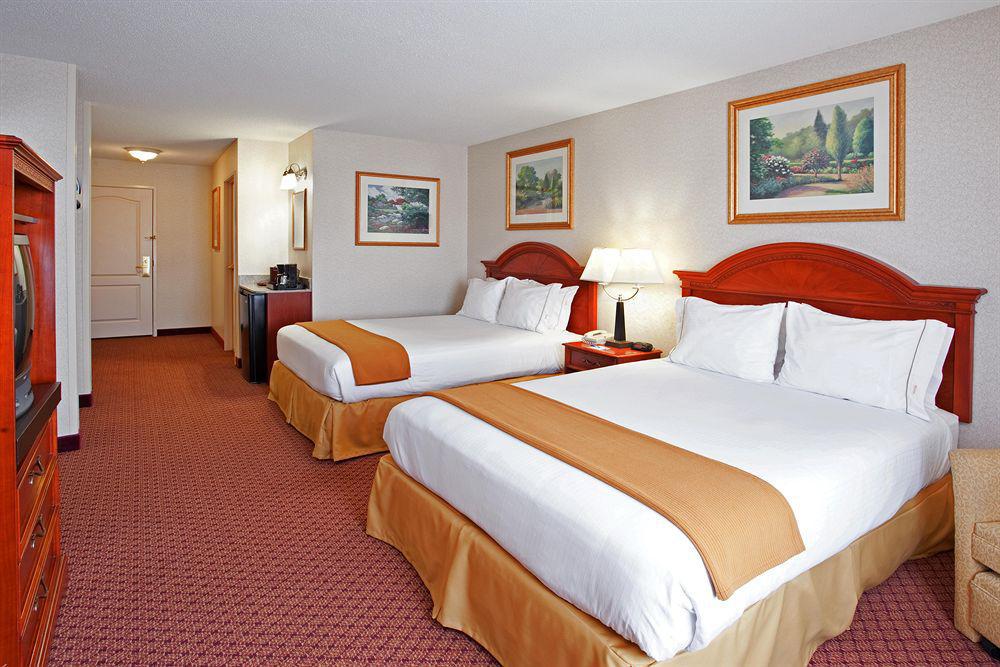 Holiday Inn Express & Suites - Sharon-Hermitage By Ihg West Middlesex Номер фото