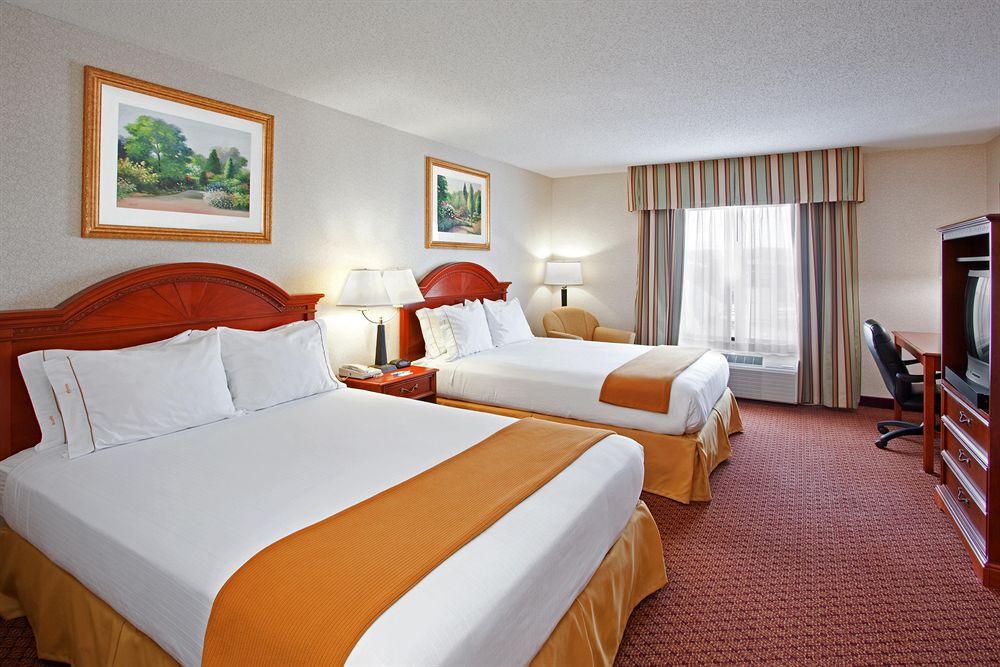 Holiday Inn Express & Suites - Sharon-Hermitage By Ihg West Middlesex Экстерьер фото