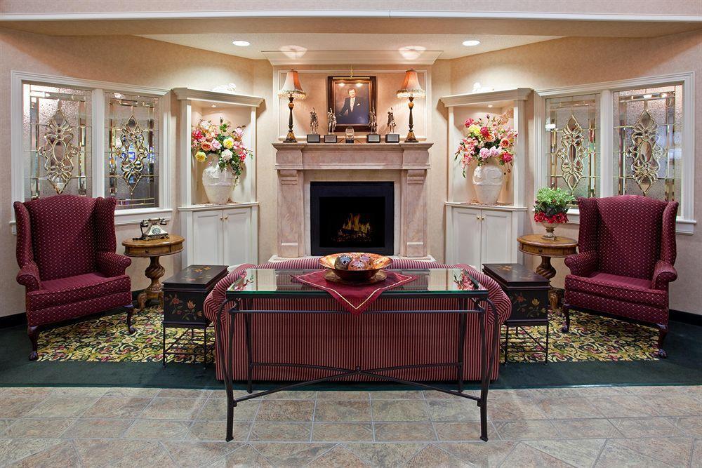 Holiday Inn Express & Suites - Sharon-Hermitage By Ihg West Middlesex Интерьер фото