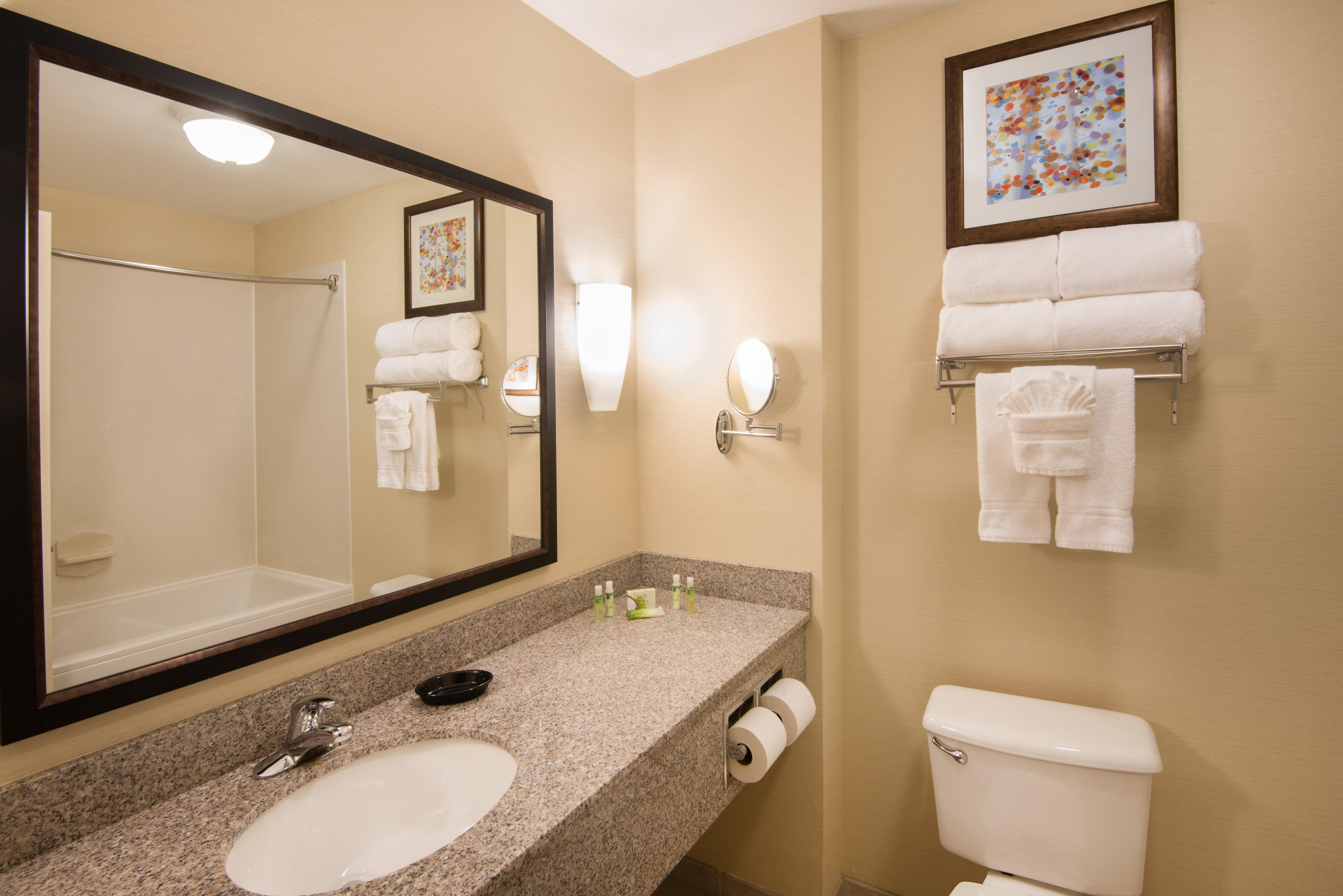 Holiday Inn Express & Suites - Sharon-Hermitage By Ihg West Middlesex Экстерьер фото