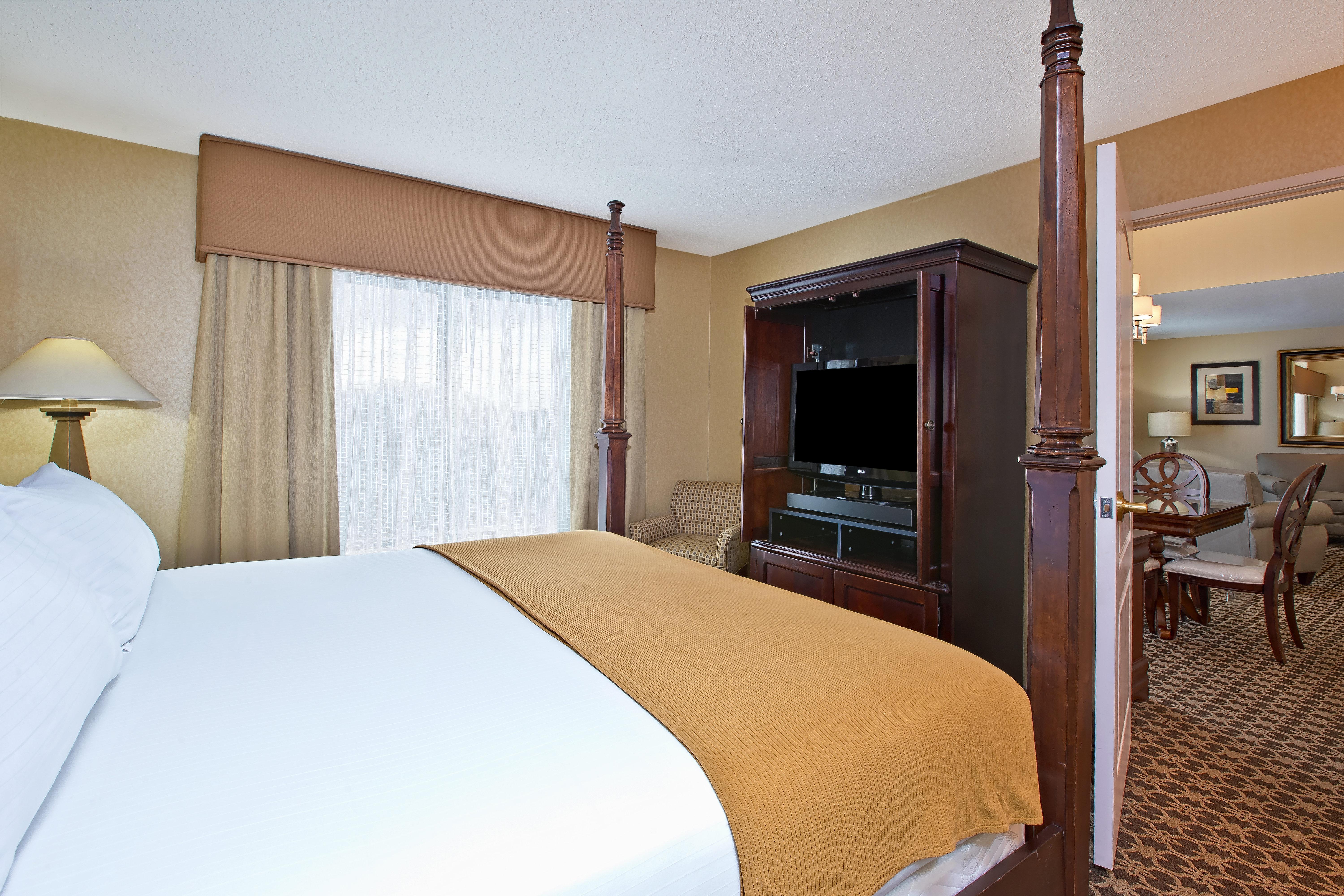 Holiday Inn Express & Suites - Sharon-Hermitage By Ihg West Middlesex Экстерьер фото