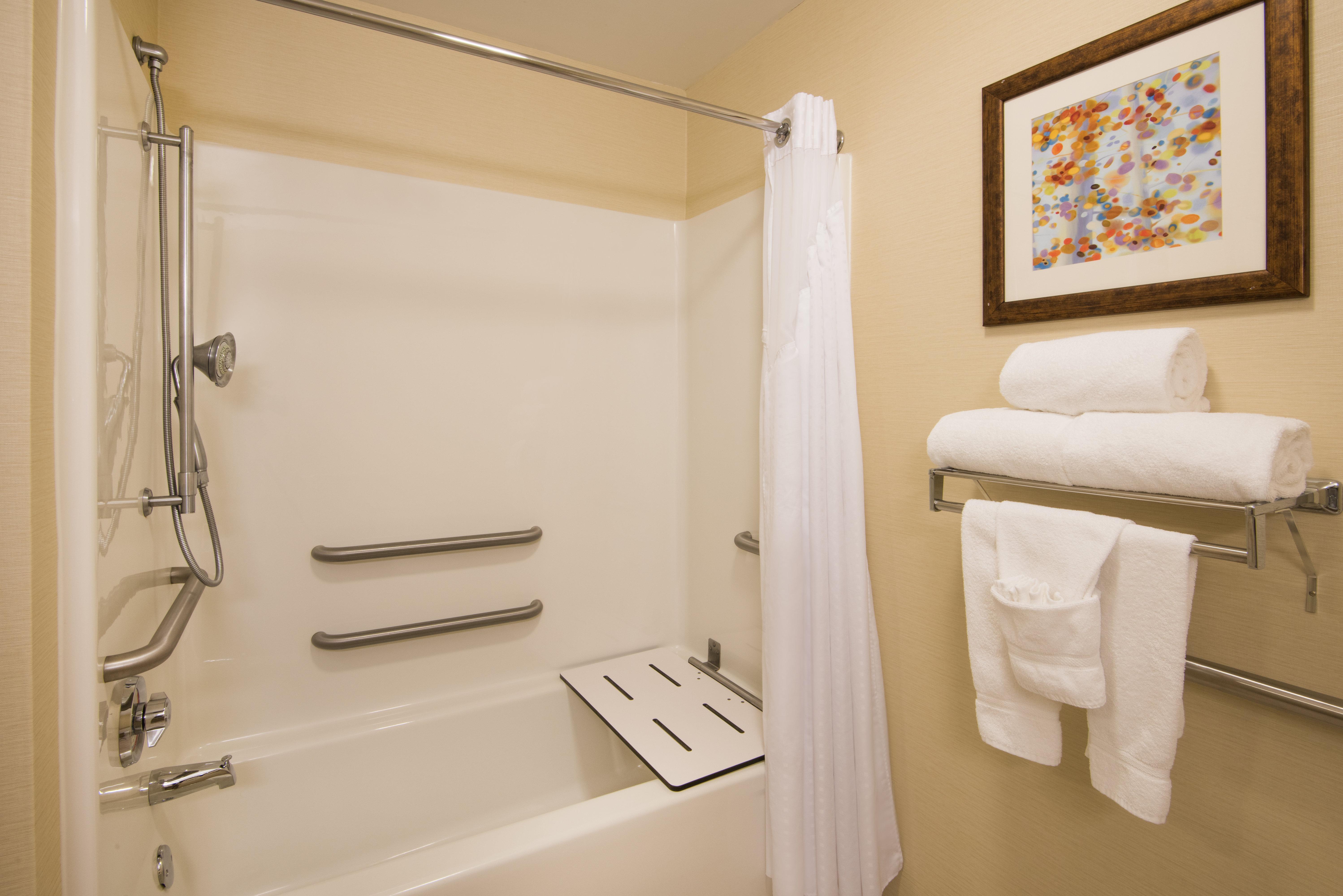 Holiday Inn Express & Suites - Sharon-Hermitage By Ihg West Middlesex Экстерьер фото