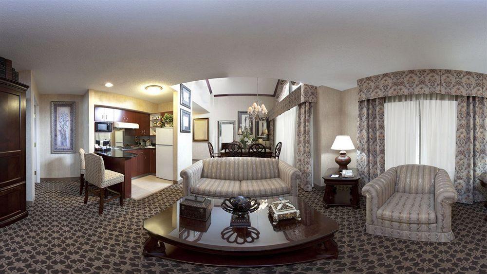 Holiday Inn Express & Suites - Sharon-Hermitage By Ihg West Middlesex Экстерьер фото